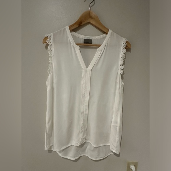 Bundle of sleeveless tops - Picture 8 of 16